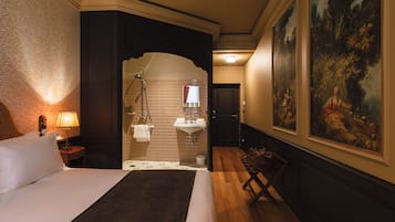 Traditional Double Room, Courtyard View | Premium bedding, pillowtop beds, individually decorated