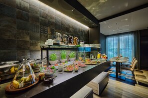 Daily buffet breakfast (EUR 15.00 per person) - Hotel Westend (Nuremberg)