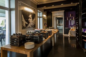 Free daily buffet breakfast