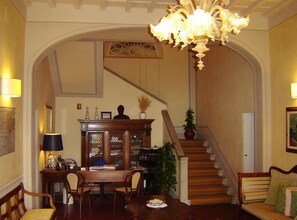 Interior entrance - Relais Il Trebbiolo (Pontassieve)