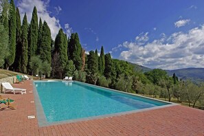 Seasonal outdoor pool - Relais Il Trebbiolo (Pontassieve)