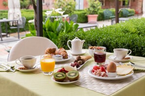Petit déjeuner buffet compris tous les jours