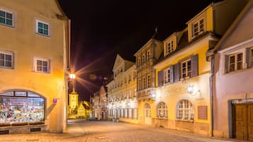 Façade de l’hébergement - soirée/nuit