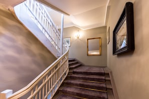 Staircase - Hotel Goldener Hirsch (Rothenburg ob der Tauber)