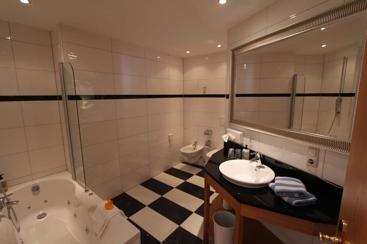 comfort triple room | bathroom | free toiletries, hair dryer, towels