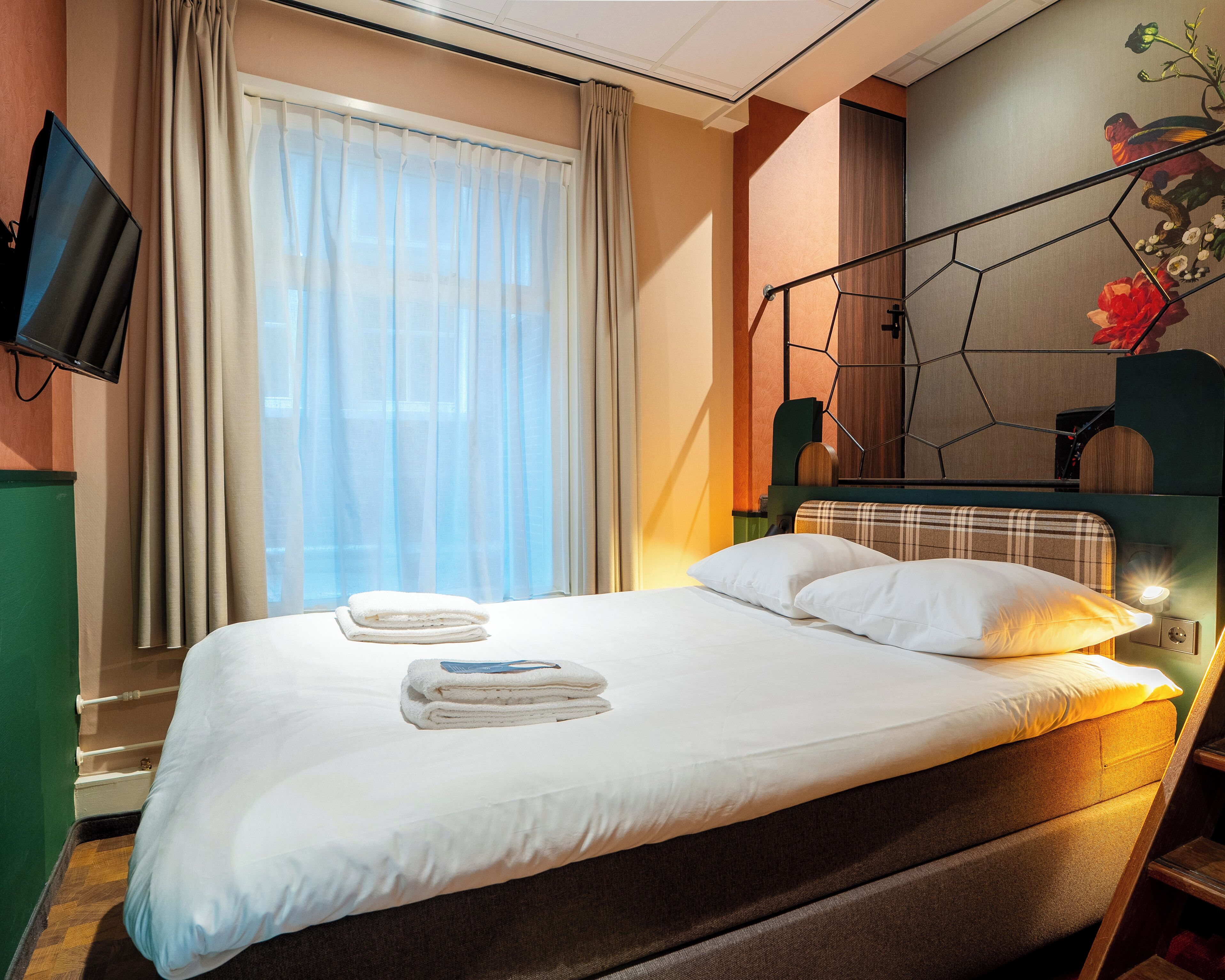 Signature tweepersoonskamer | Individueel gedecoreerd, individueel gemeubileerd