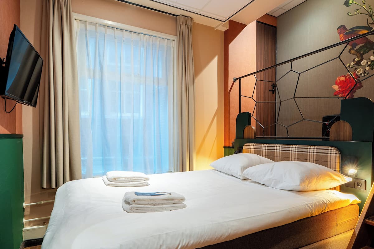 Signature tweepersoonskamer | Individueel gedecoreerd, individueel gemeubileerd