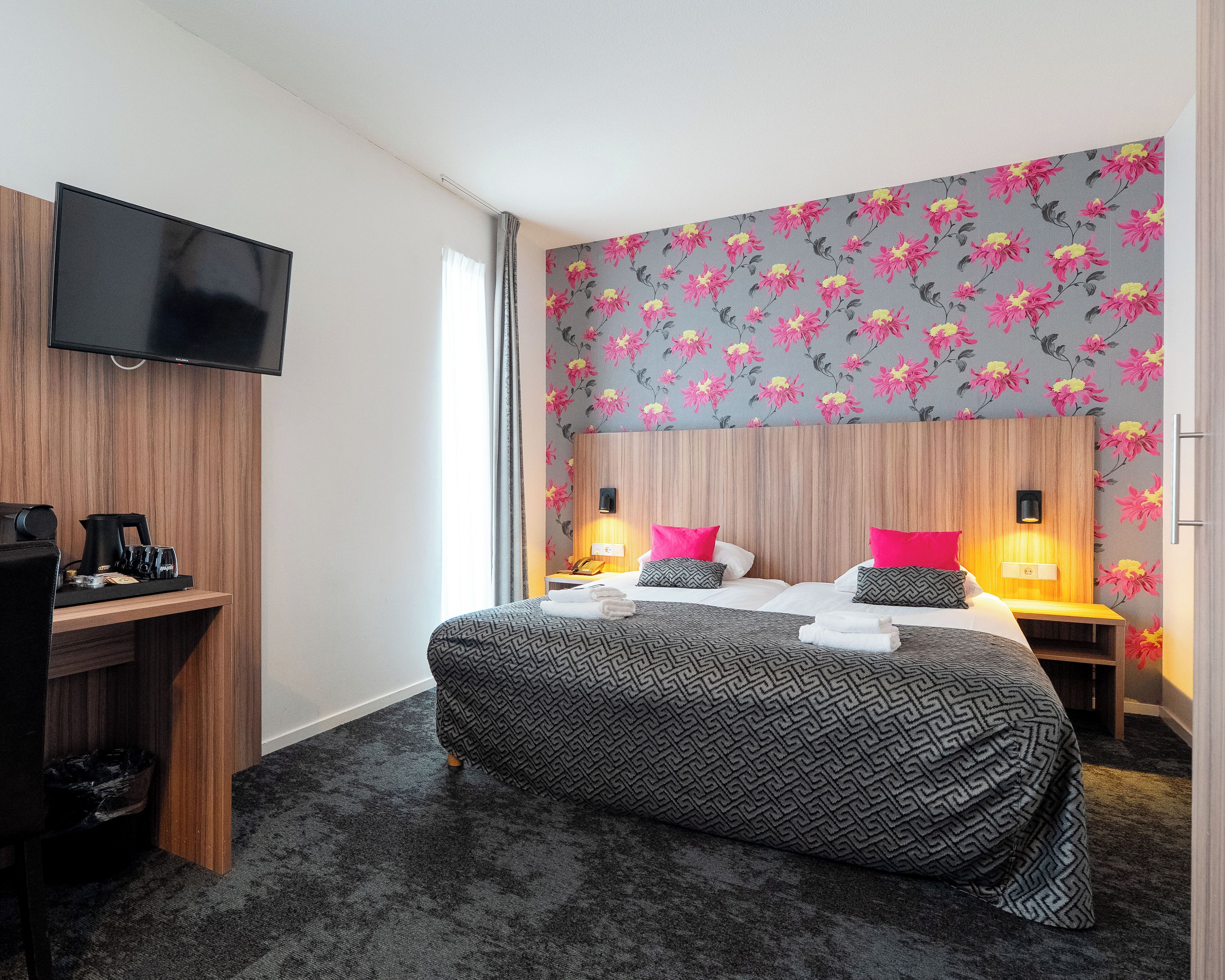 Comfort driepersoonskamer | Individueel gedecoreerd, individueel gemeubileerd