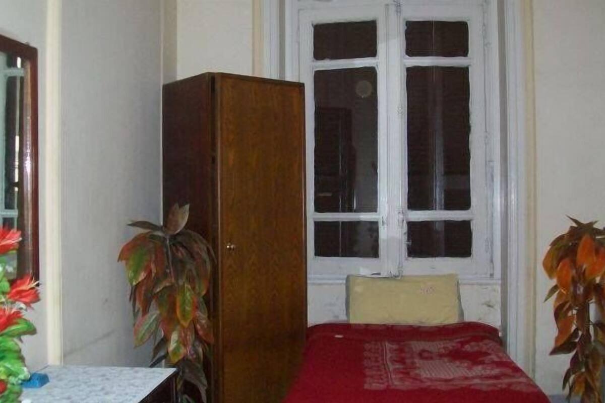 In-room safe, desk, iron/ironing board (on request), WiFi (free)