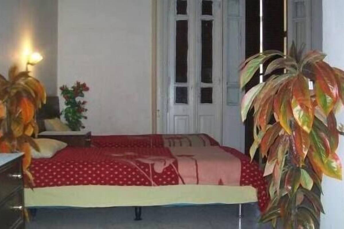 In-room safe, desk, iron/ironing board (on request), WiFi (free)