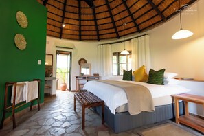 Twin Rondawel  | Premium bedding, minibar, in-room safe, iron/ironing board - Mohlabetsi Safari Lodge (Hoedspruit)