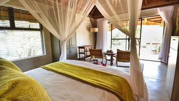 Suite Mewah, 1 Tempat Tidur Queen | 2 kamar tidur, seprai premium, minibar, dan brankas