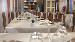 Breakfast and dinner served - Hotel Stella d'Italia (Rimini)