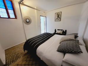 Double Room (Mauve) | Rollaway beds, free WiFi, bed sheets - Dar Nawfal (Salé)