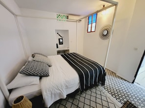 Habitación doble (Mauve) | Camas extra, wifi gratis y ropa de cama 