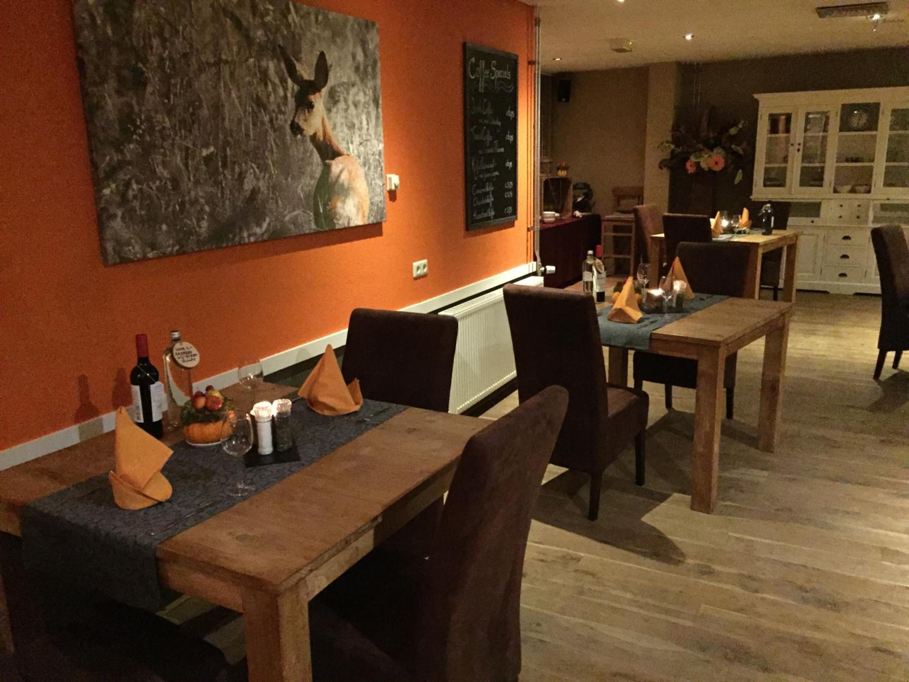 breakfast, lunch and dinner served