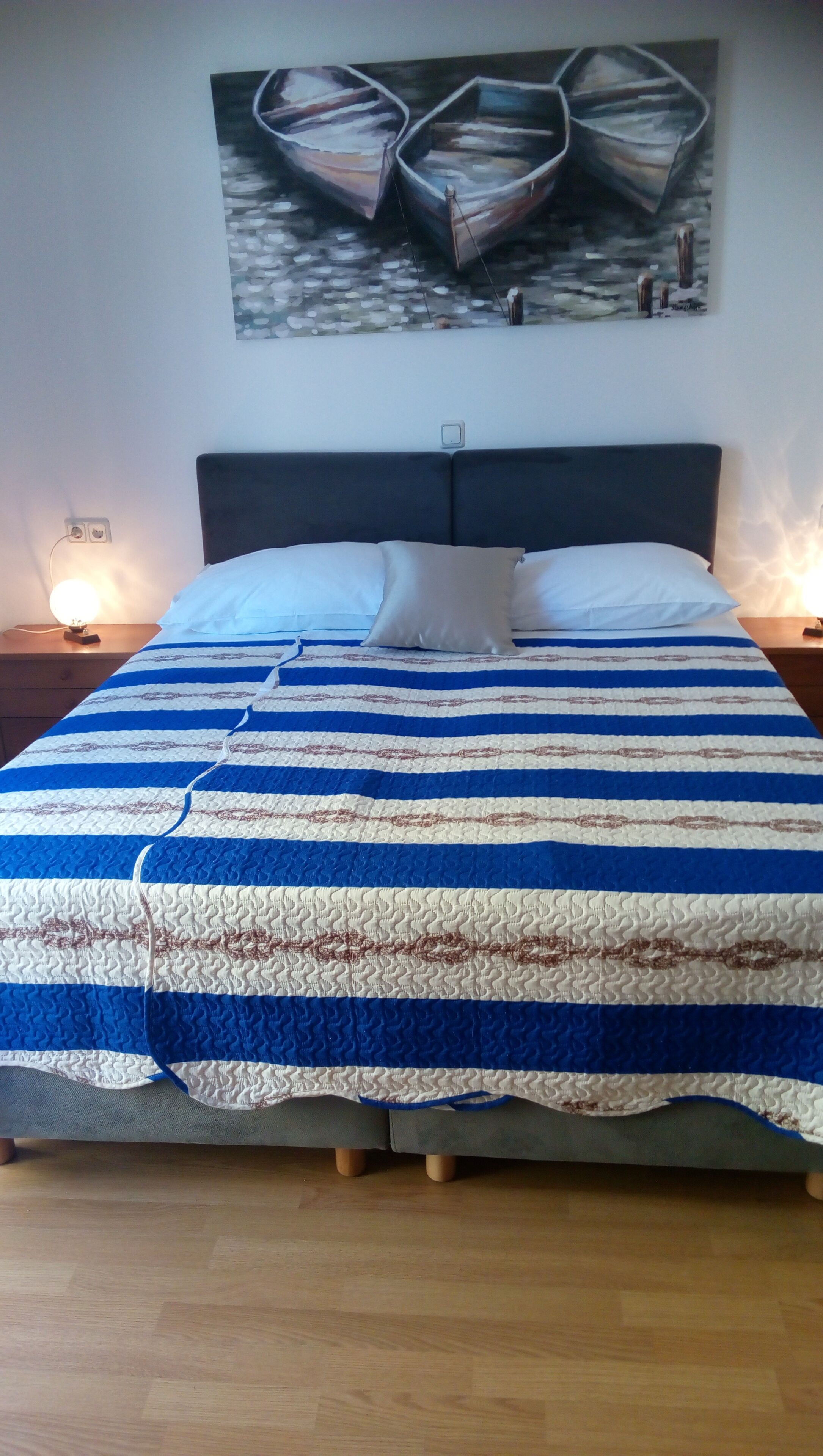 double or twin room | minibar, in-room safe, bed sheets