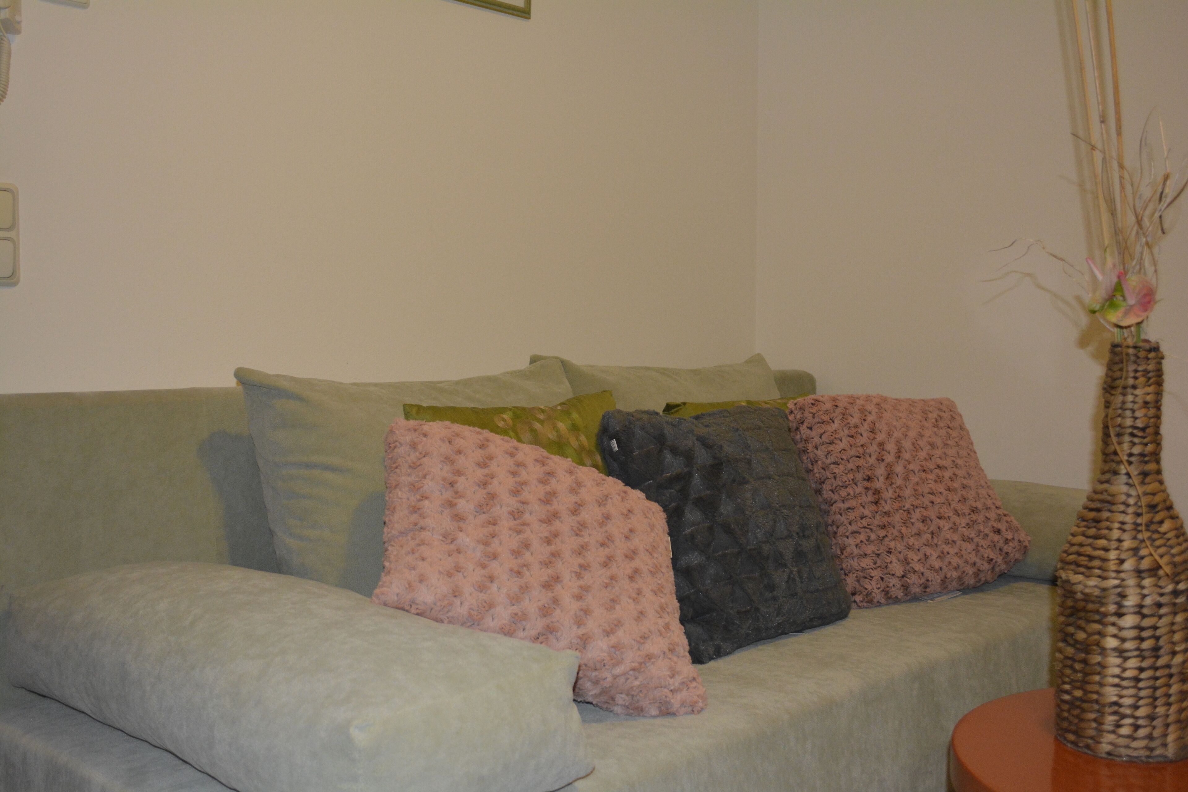 suite | living room | 60-cm flat-screen tv with satellite channels, tv