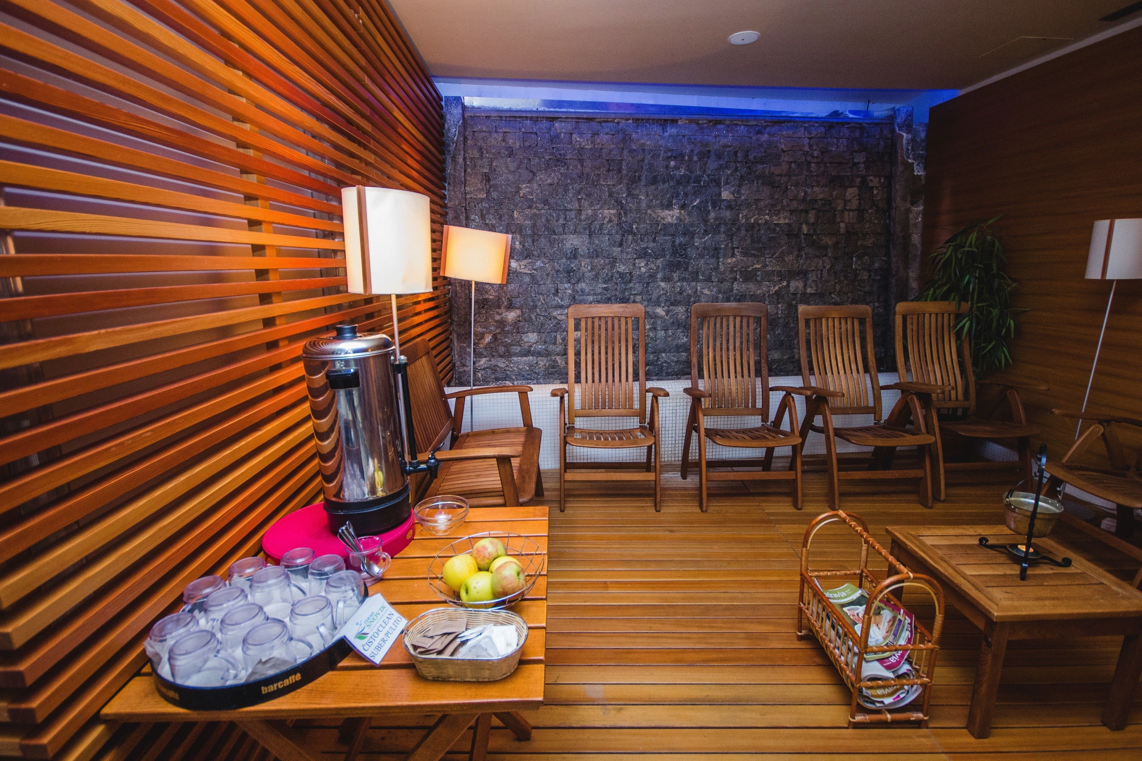 sauna, hot tub, steam room, body treatments, hydrotherapy, aromatherapy