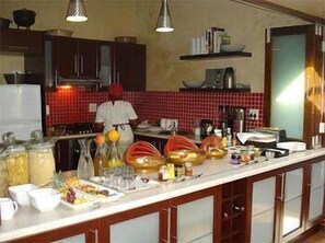 Tägliches inbegriffenes einheimisches Frühstück