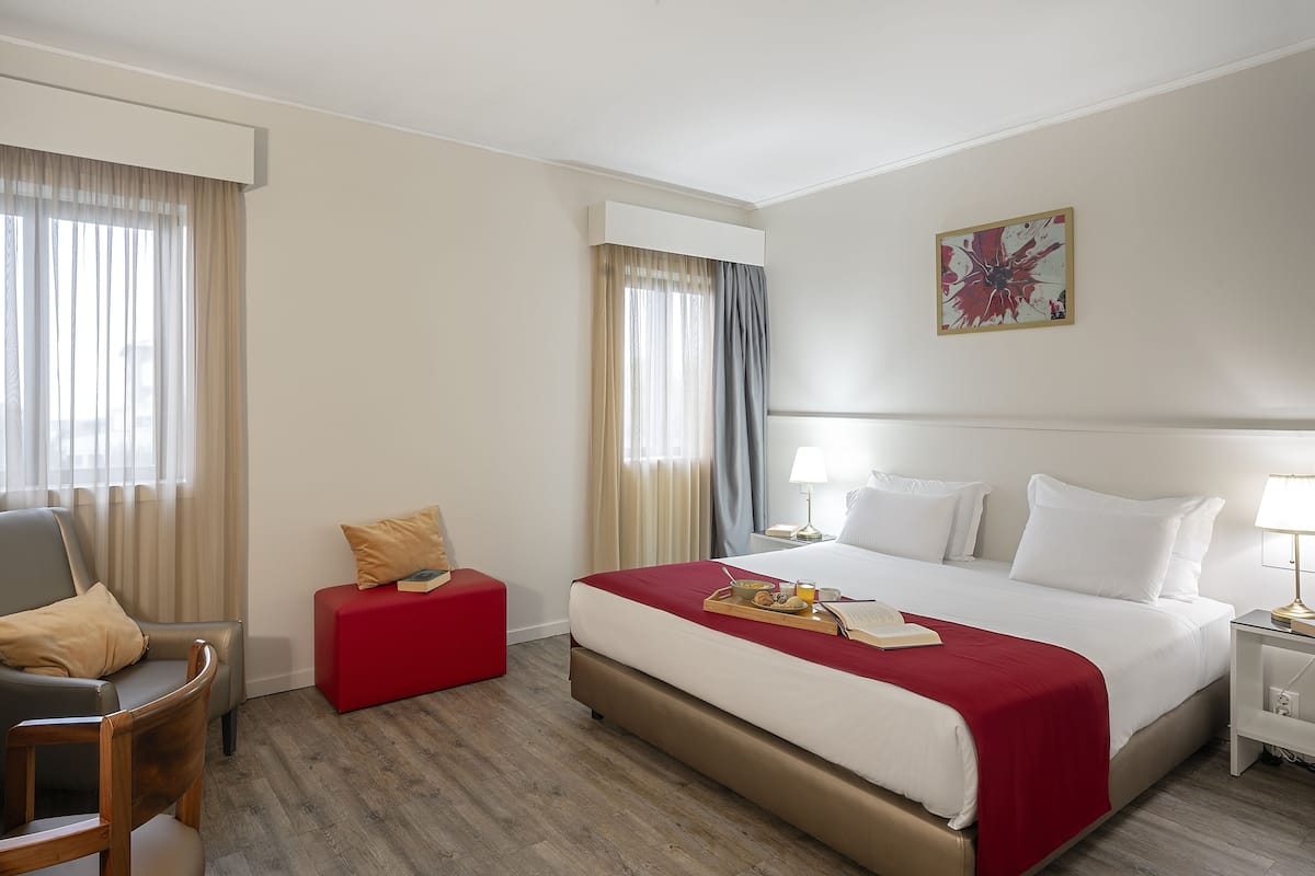 Double Room | 1 bedroom, desk, blackout drapes, soundproofing