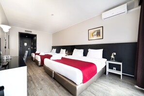 1 habitación, escritorio, cortinas blackout y sistema de insonorización 