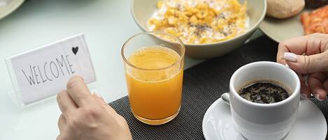 Daily continental breakfast (EUR 12 per person)