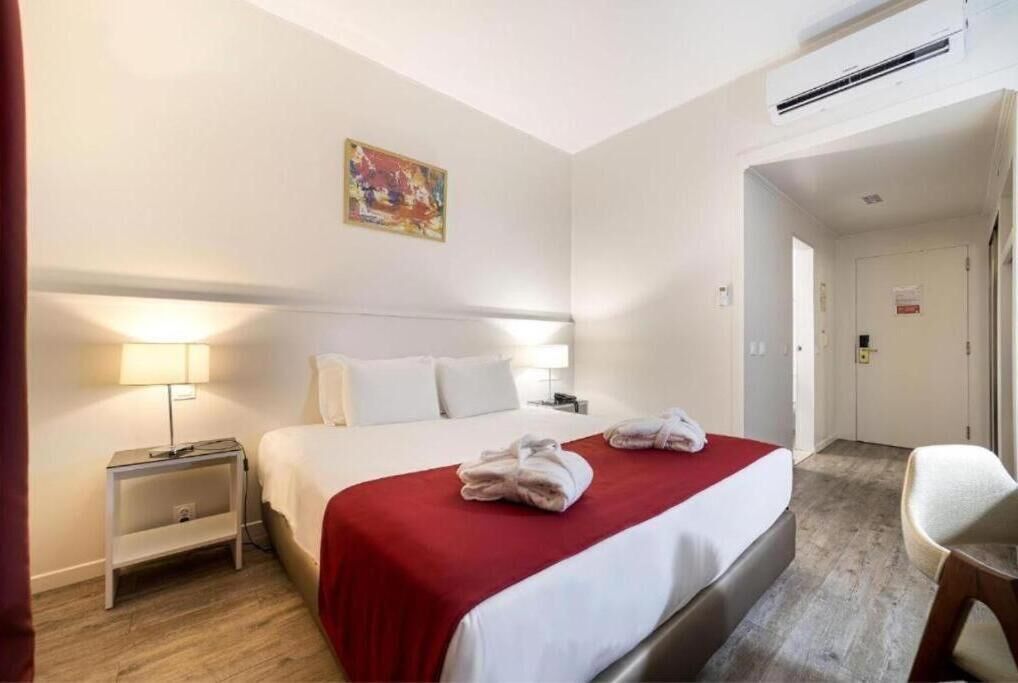 1 habitación, escritorio, cortinas blackout y insonorización 