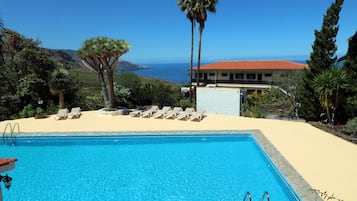 Outdoor pool, sun loungers