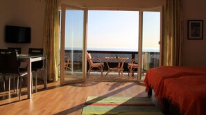 Matelas mémoire de forme, coffres-forts dans les chambres