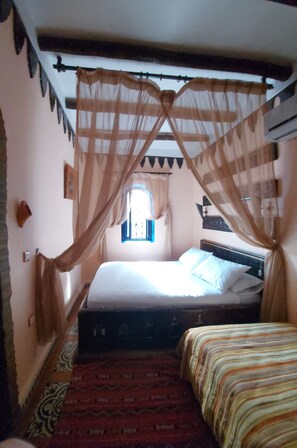Double Room | Egyptian cotton sheets, premium bedding, pillowtop beds, minibar - Dar Zman Guest House (Chefchaouen)