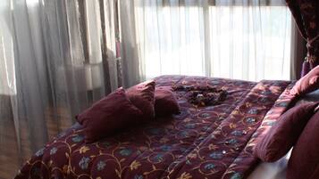 Down comforters, pillowtop beds, minibar, in-room safe