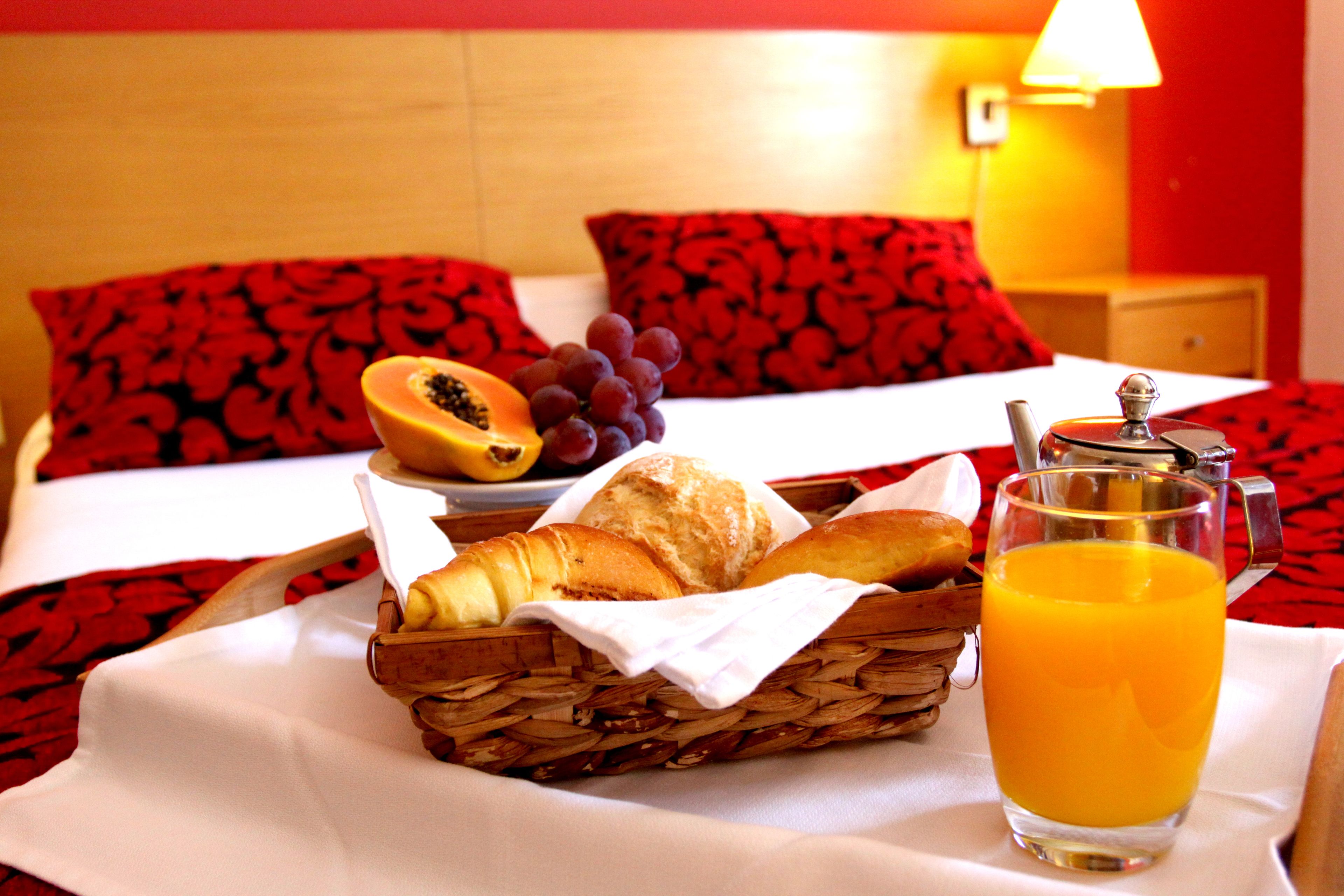 standard double or twin room, 1 double or 2 single beds | desk, blackout curtains, soundproofing, free wifi