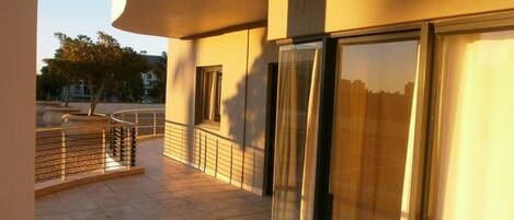 Standard Apartment, 2 Bedrooms, River View | Balcony