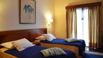 Standard Triple Room | 1 bedroom, desk, soundproofing, free WiFi