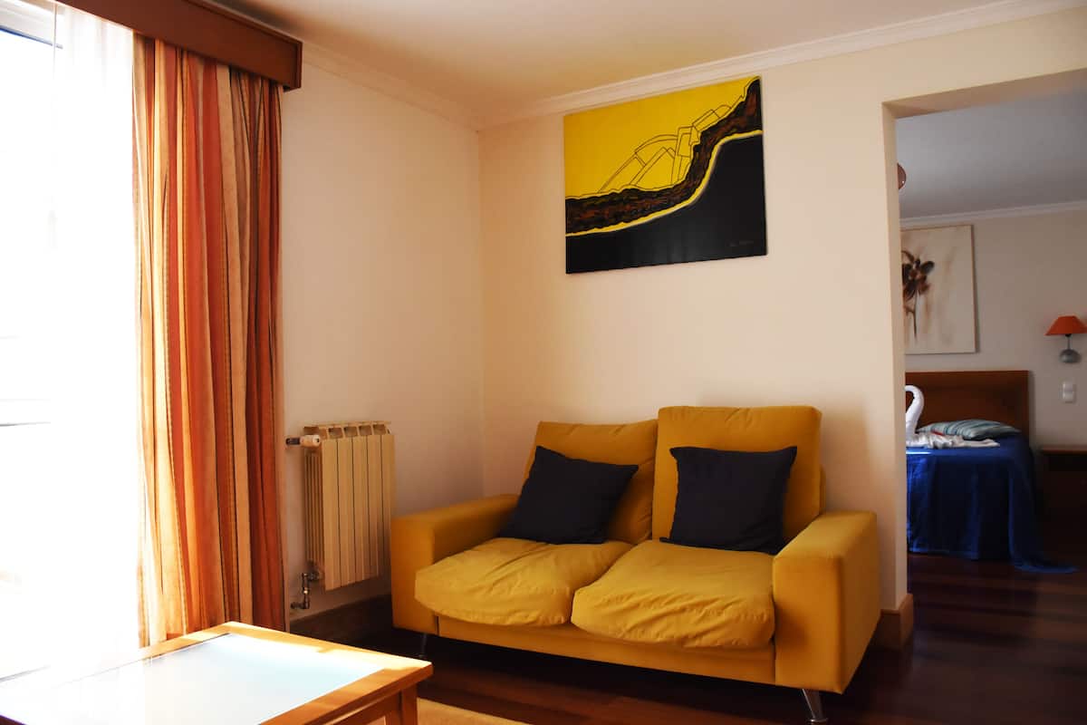 Basic Suite | 1 bilik tidur, meja, kalis bunyi, Wi-fi percuma