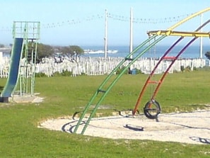 Área de juegos infantiles al aire libre