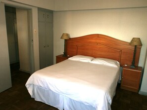 Standard-huoneisto, 2 makuuhuonetta (Self Catering & Self Servicing) | 2 makuuhuonetta, kannettavalle tietokoneelle sopiva työtila