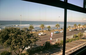 Standard-Apartment, 1 Schlafzimmer, Meerblick, Meerseite (Self servicing & Self Catering) | Strand | Am Strand, weißer Sandstrand