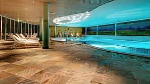 Indoor pool, sun loungers