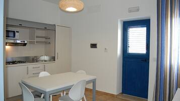 Apartment, 2 Bedrooms | In-room dining
