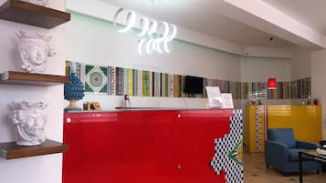 Mostrador para check-in y check-out