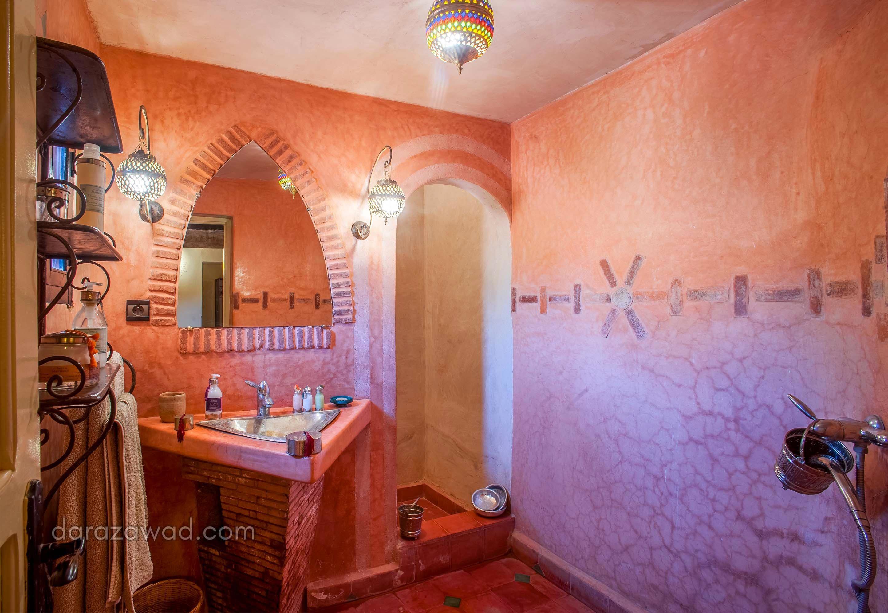 standard room (sultan) | bathroom | free toiletries, hair dryer, towels