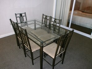 Standard Apartment, 3 Bedrooms (Self Servicing & Self Catering) | In-room dining