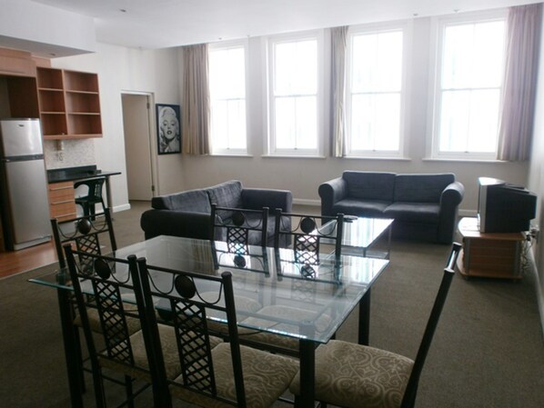 Standard Apartment, 3 Bedrooms (Self Servicing & Self Catering) | Living room