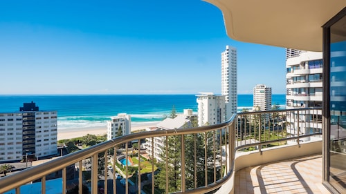 Aristocrat Apartments