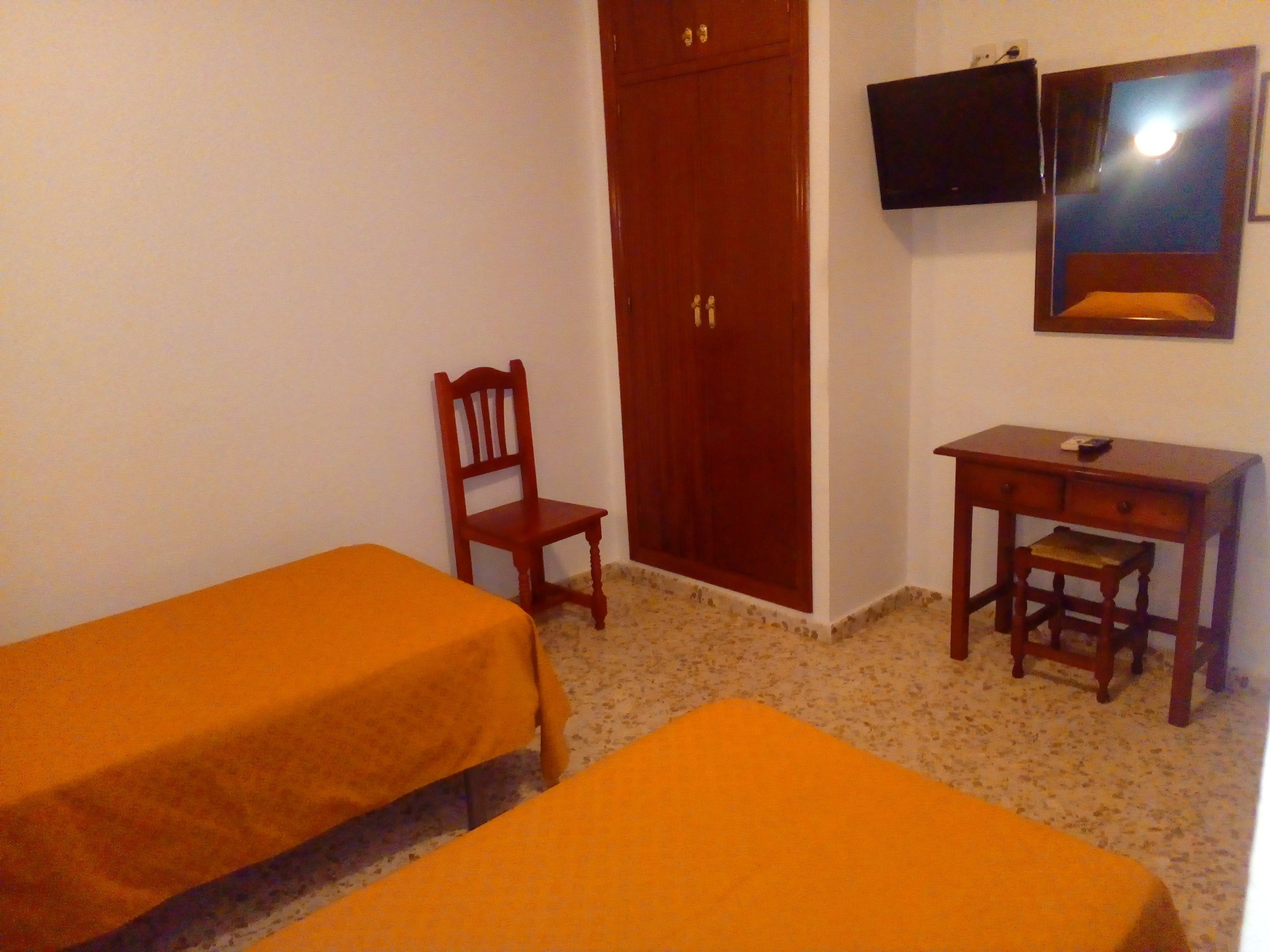 standard double or twin room | desk, blackout curtains, free wifi, bed sheets