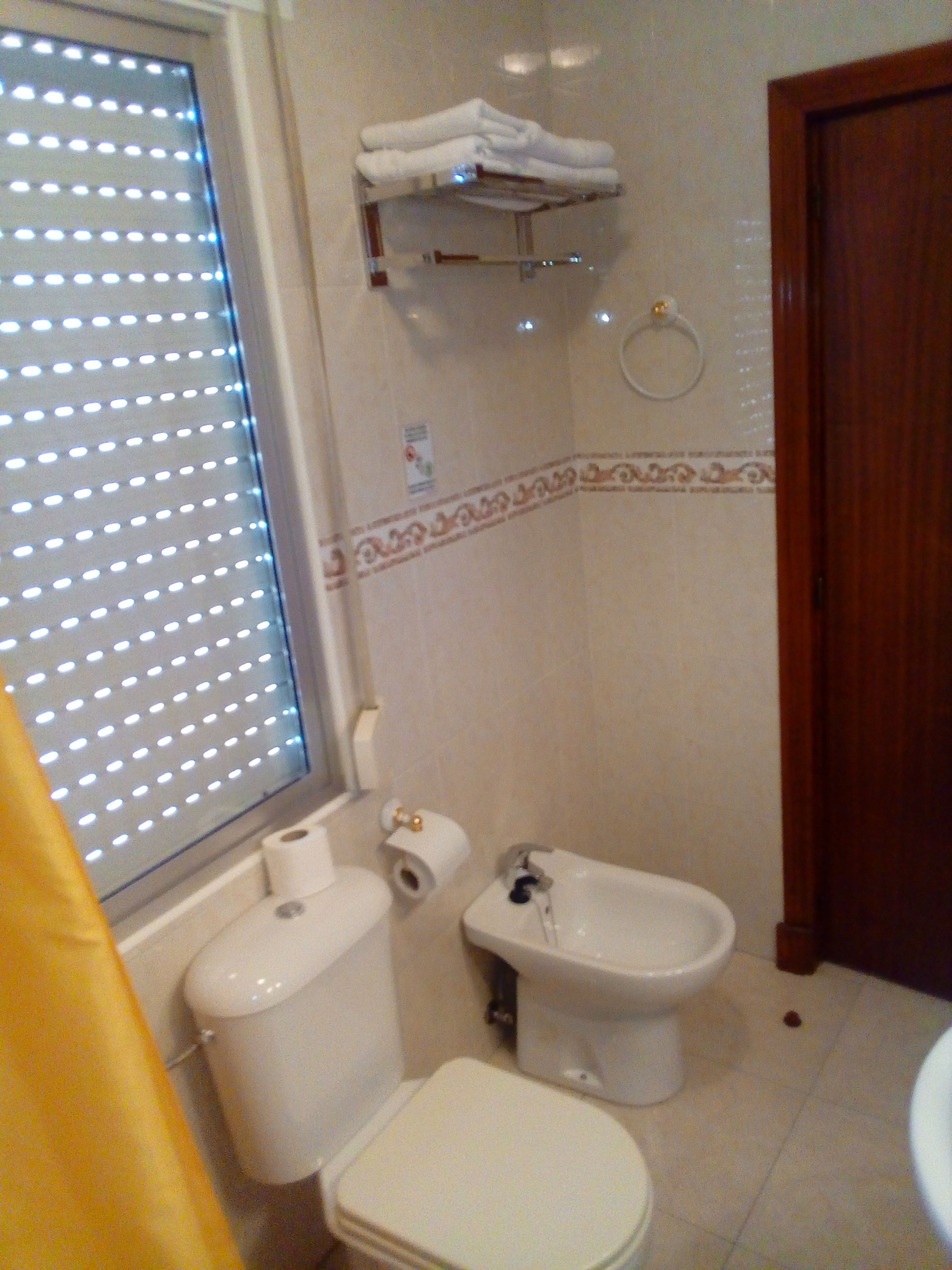 bathtub, free toiletries, hair dryer, bidet