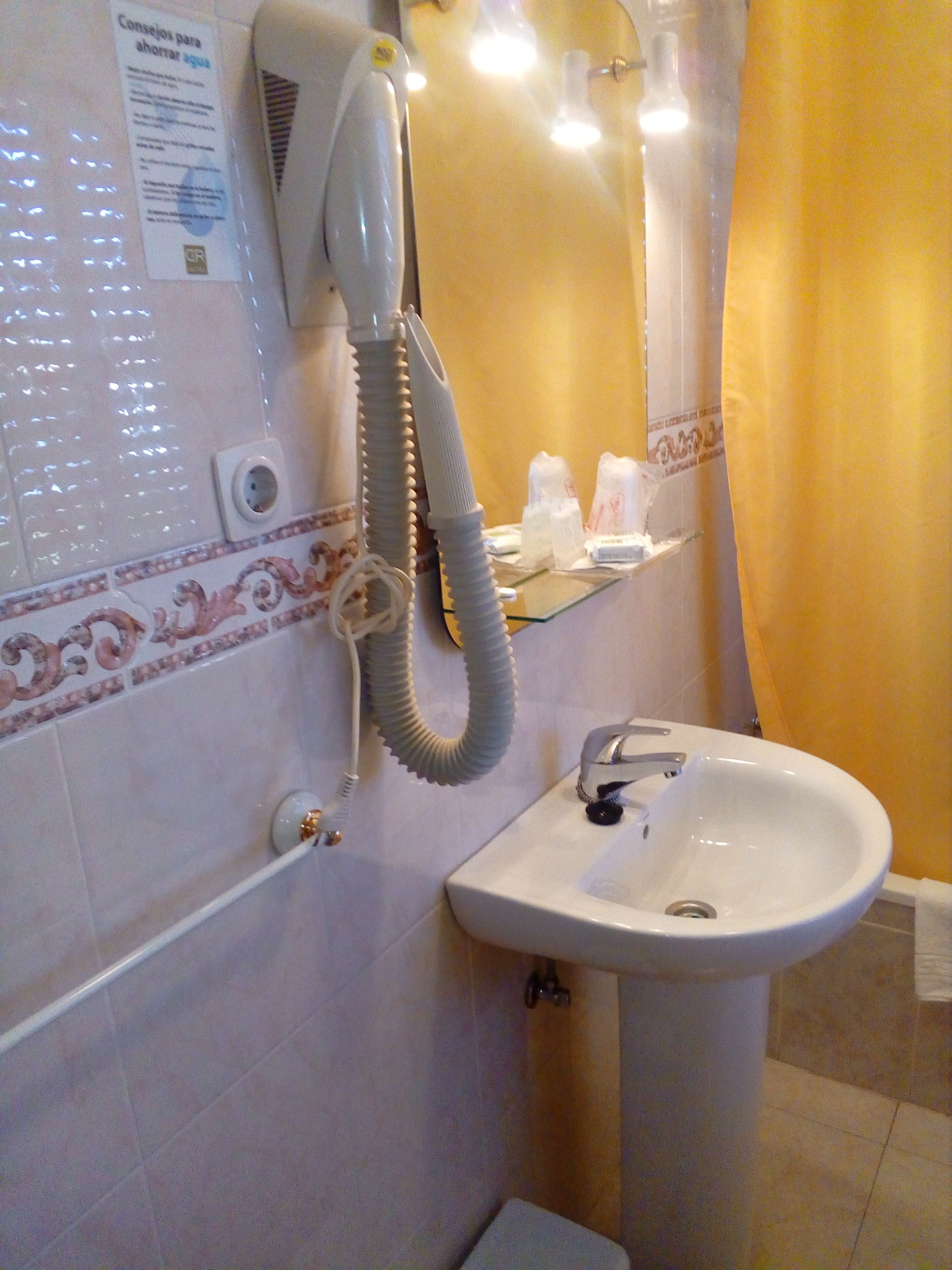 bathtub, free toiletries, hair dryer, bidet