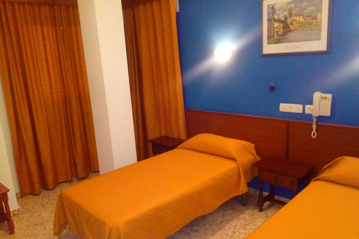 Standard-Doppel- oder -Zweibettzimmer